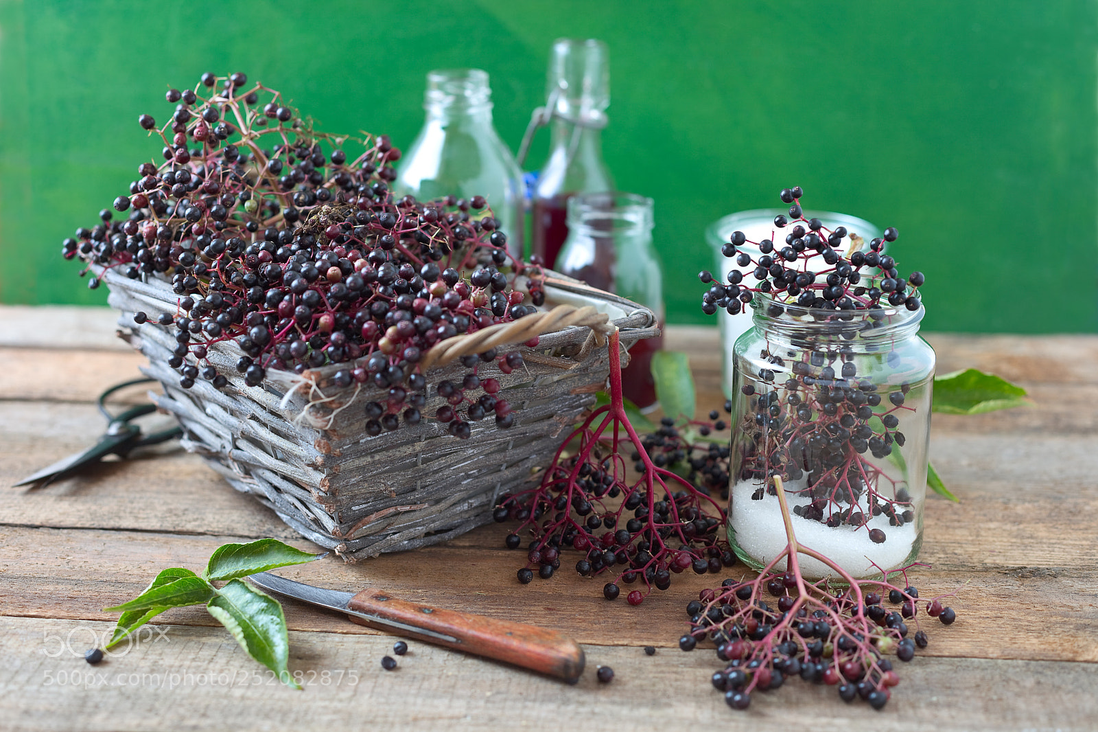 Canon EOS 5D Mark II sample photo. Elder berry juice photography