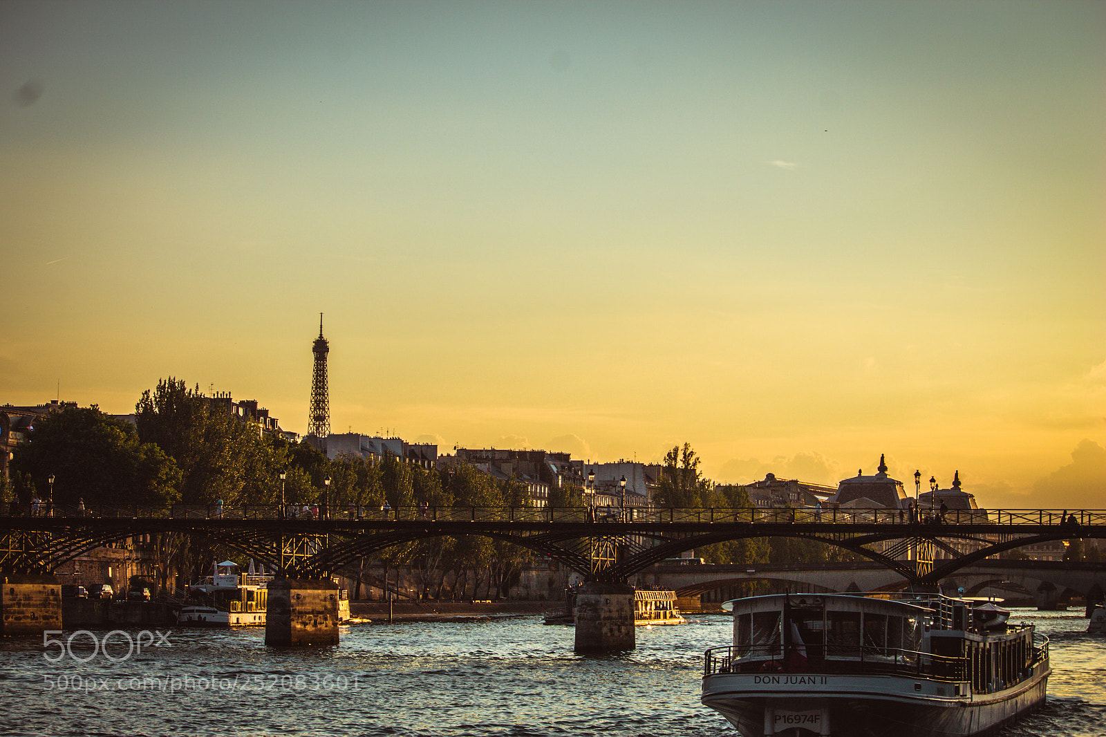 Canon EOS 1100D (EOS Rebel T3 / EOS Kiss X50) sample photo. Siene river, paris, france photography