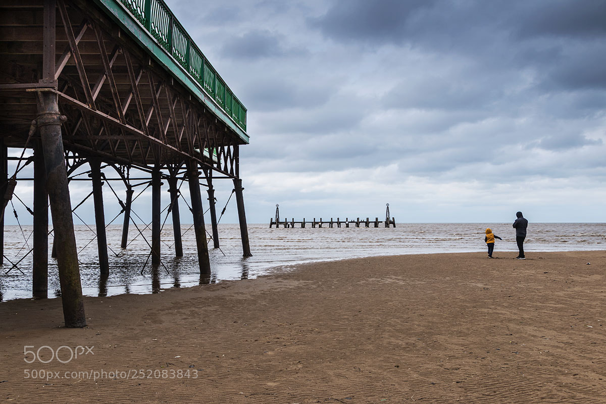 Canon EOS 70D sample photo. Playing by the pier photography