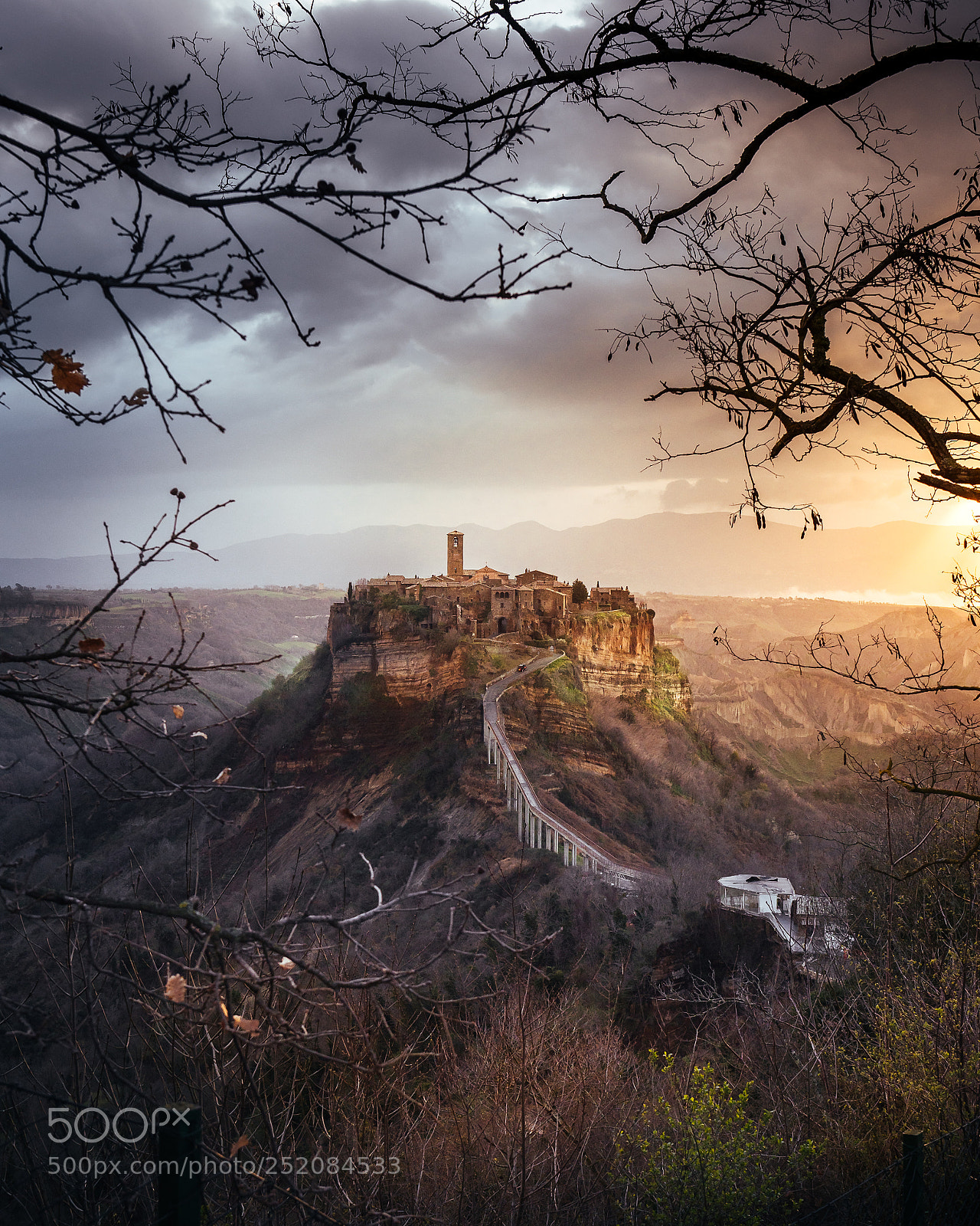 Olympus OM-D E-M1 Mark II sample photo. L'alba di civita photography