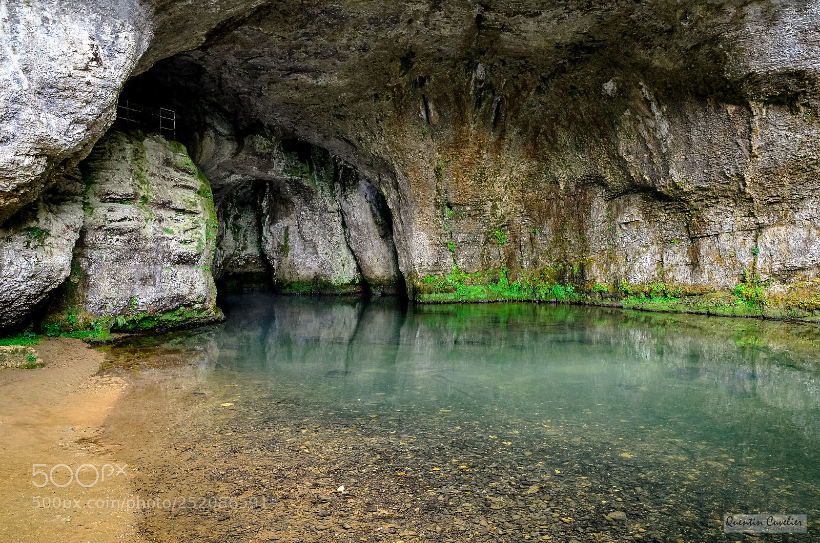 Nikon D7000 sample photo. Source du lison photography