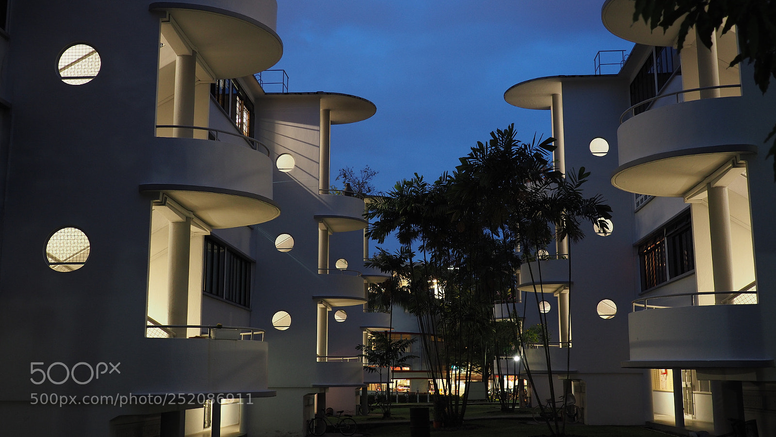 Olympus PEN-F sample photo. Tiong bahru - circles photography