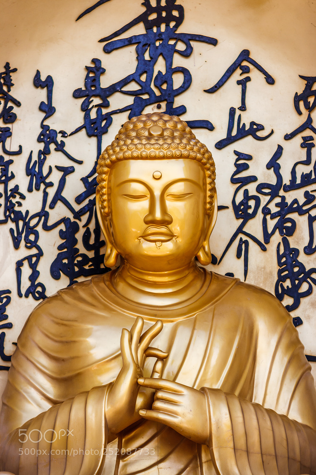Canon EOS 400D (EOS Digital Rebel XTi / EOS Kiss Digital X) sample photo. Statue of buddha a photography