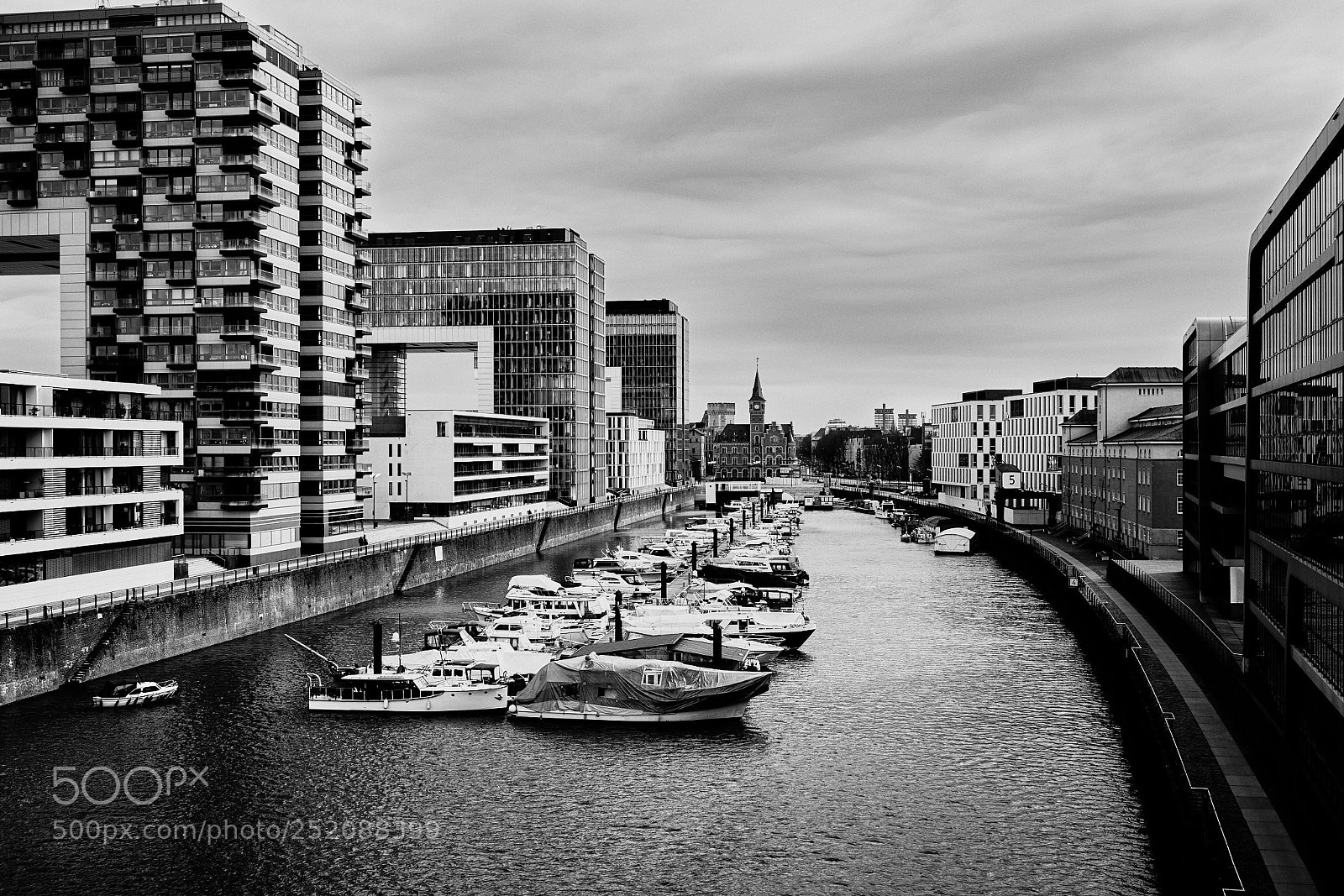 Sony a7 sample photo. Rheinauhafen photography