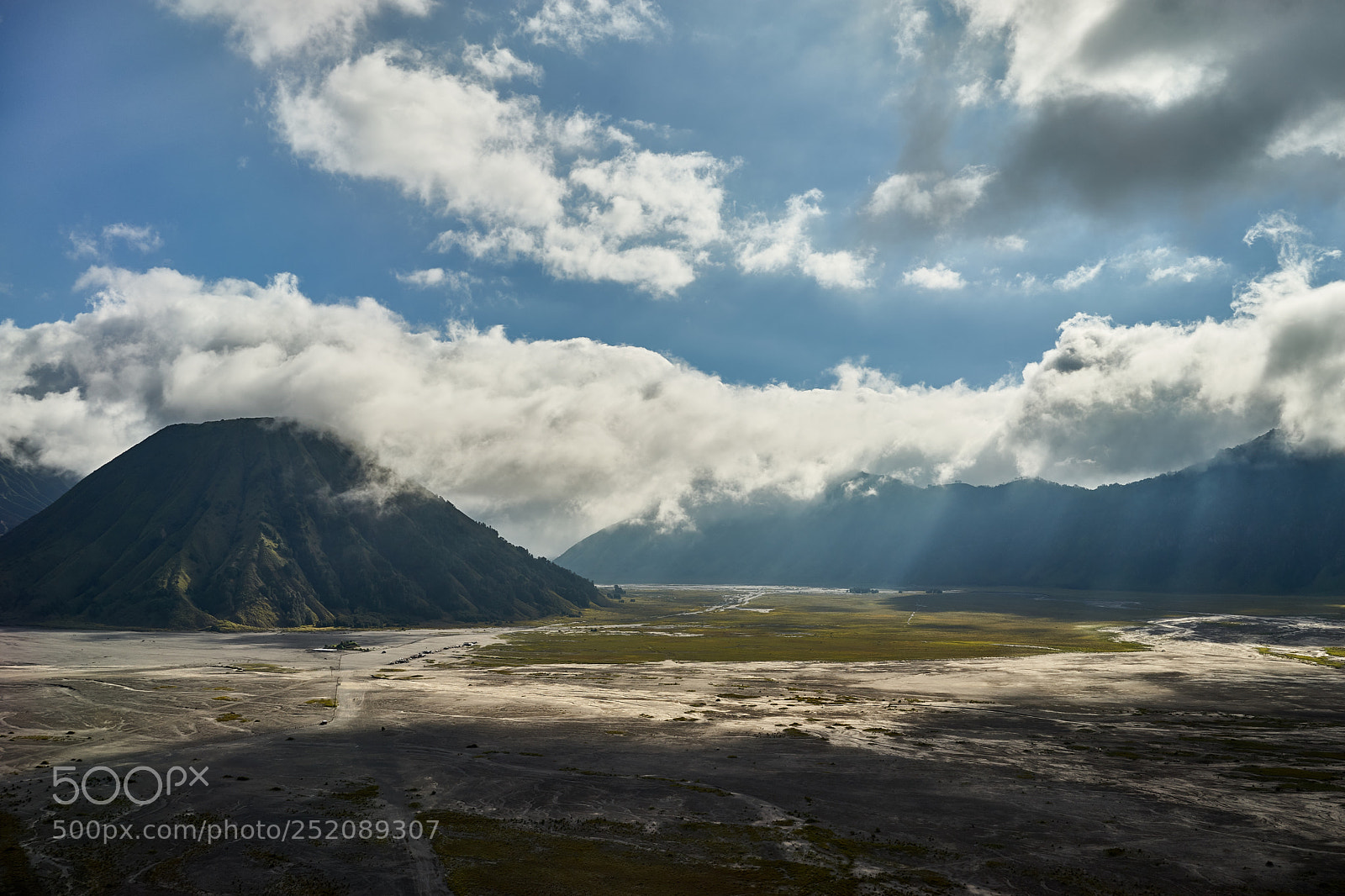 Sony a7 sample photo. Sand sea rays photography