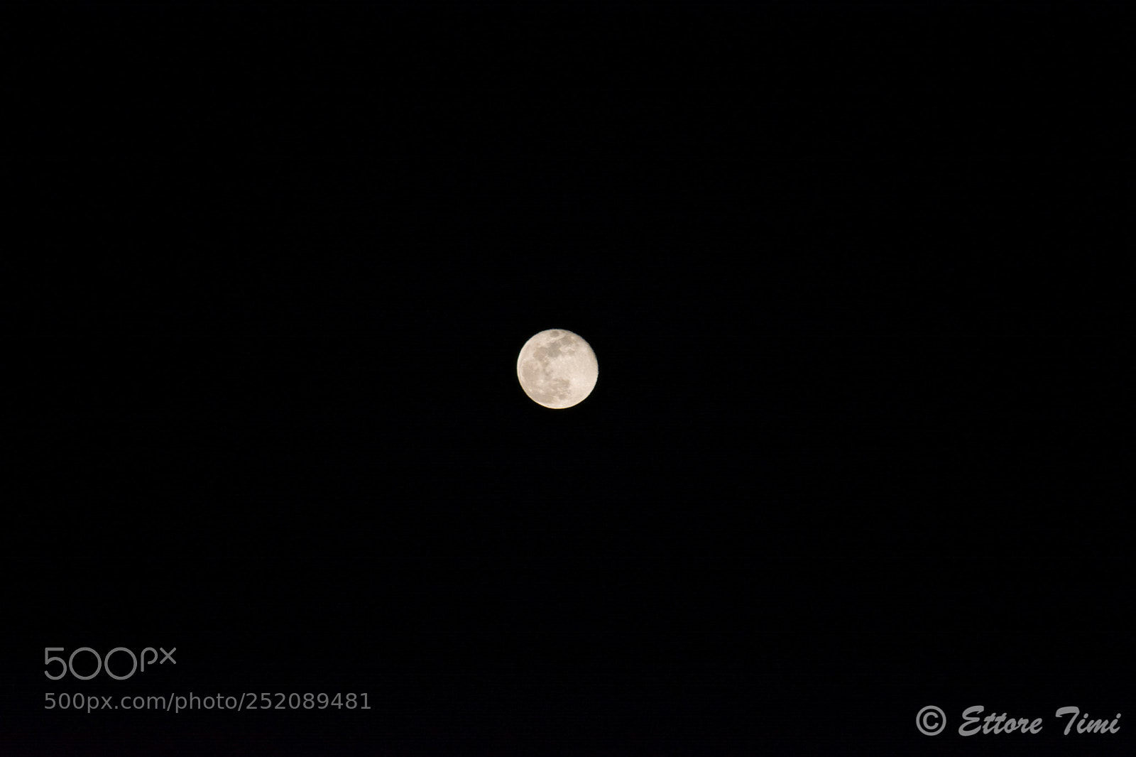 Nikon D5200 sample photo. Full moon, easter 2018. photography