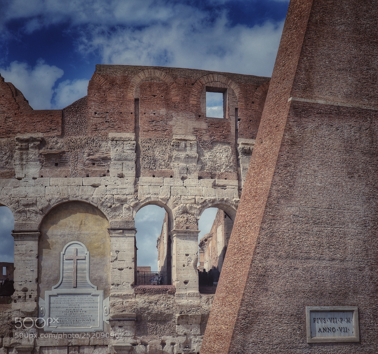 Canon EOS 6D Mark II sample photo. Colosseo photography