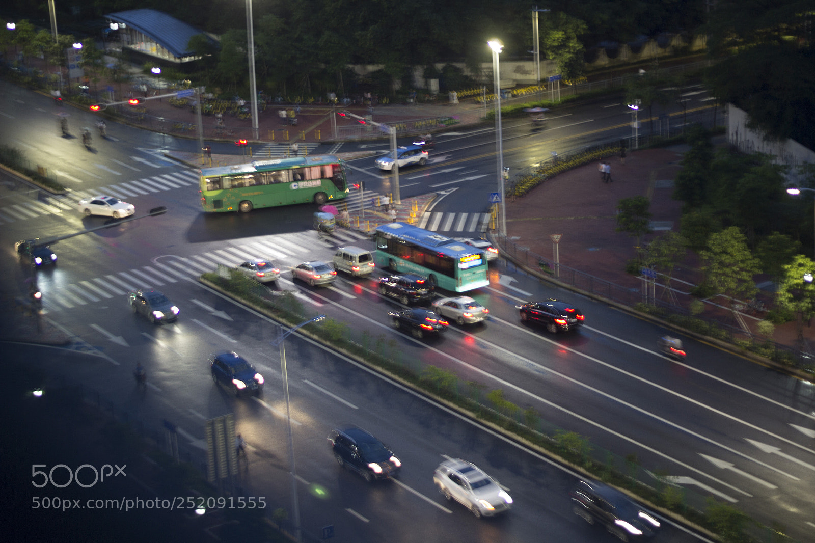 Canon EOS 600D (Rebel EOS T3i / EOS Kiss X5) sample photo. Night light photography
