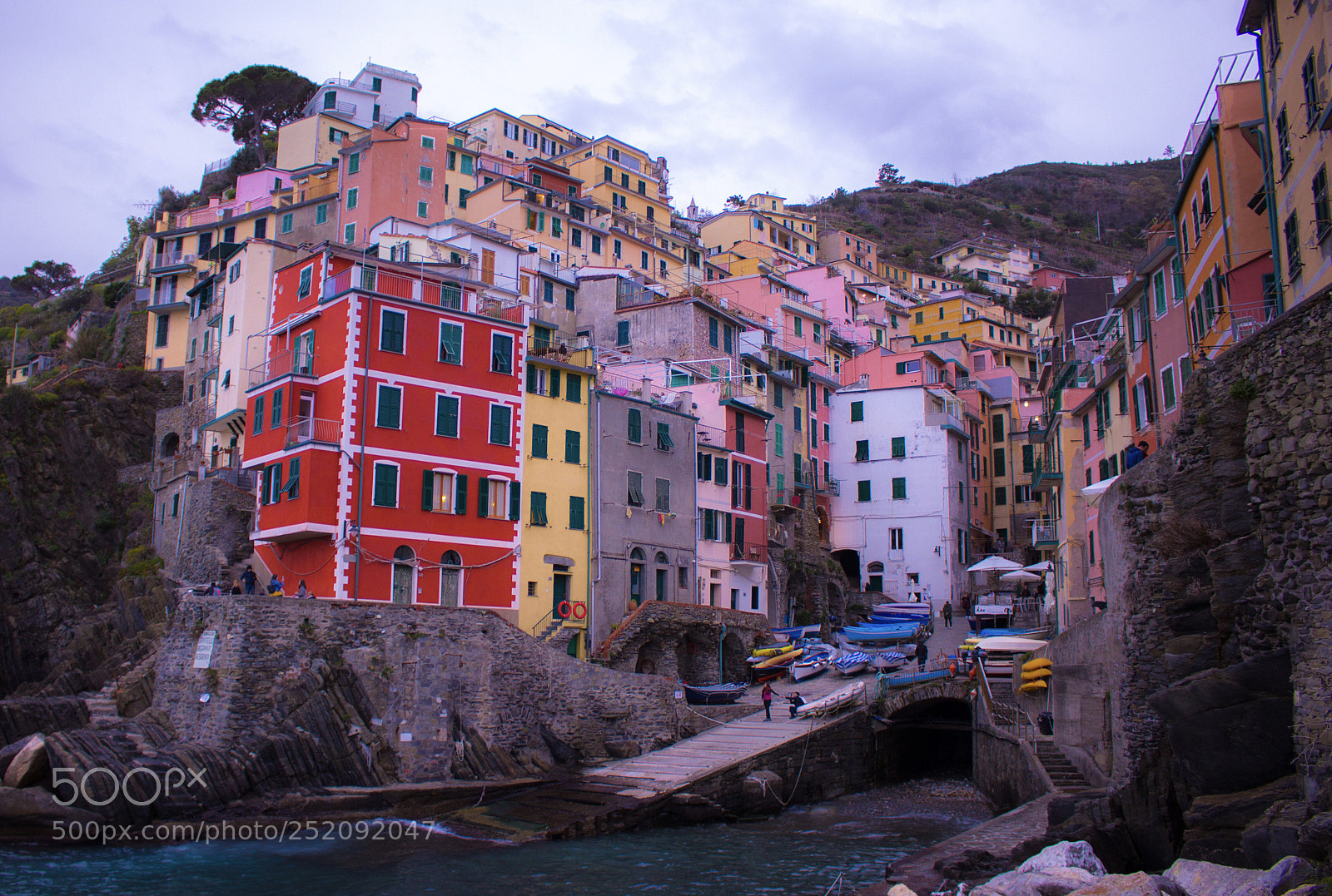 Canon EOS 700D (EOS Rebel T5i / EOS Kiss X7i) sample photo. Magical riomaggiore photography