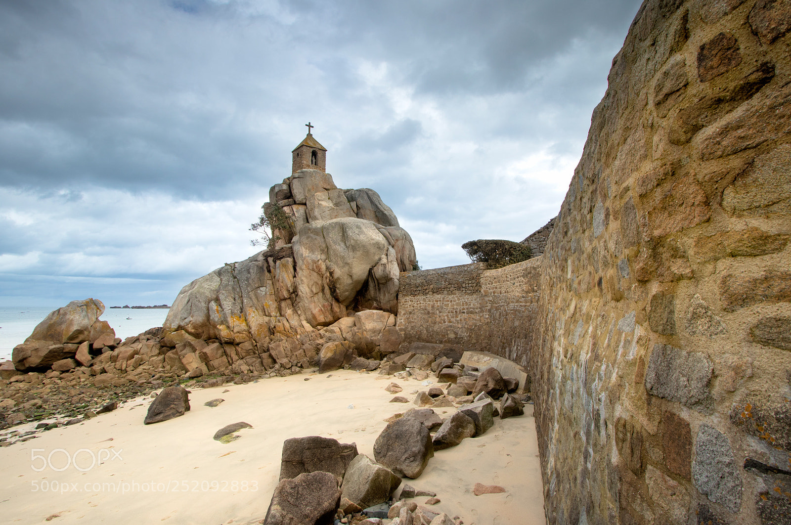 Canon EOS 80D sample photo. Madonna on the rocks photography