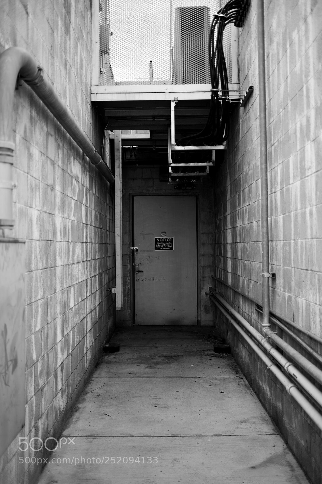 Canon EOS 5D Mark II sample photo. Keep out photography