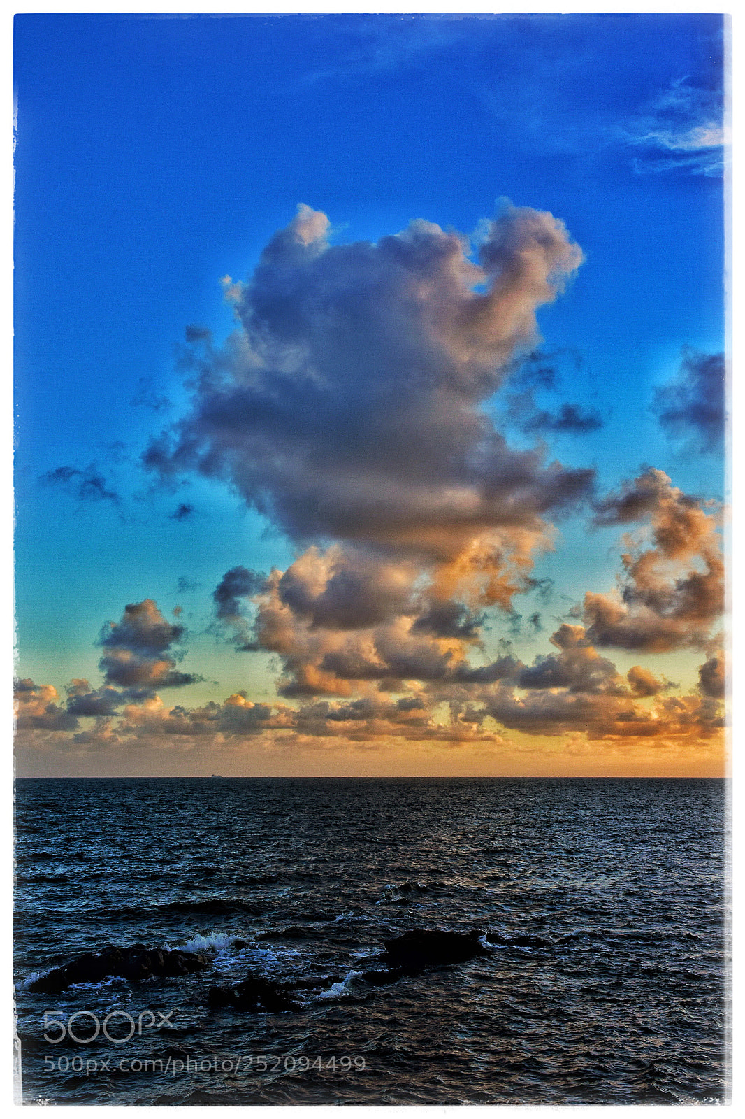 Nikon D7200 sample photo. Clouds and sea photography