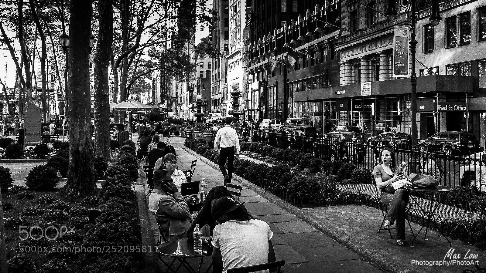 Apple iPhone 4 sample photo. Bryant park photography