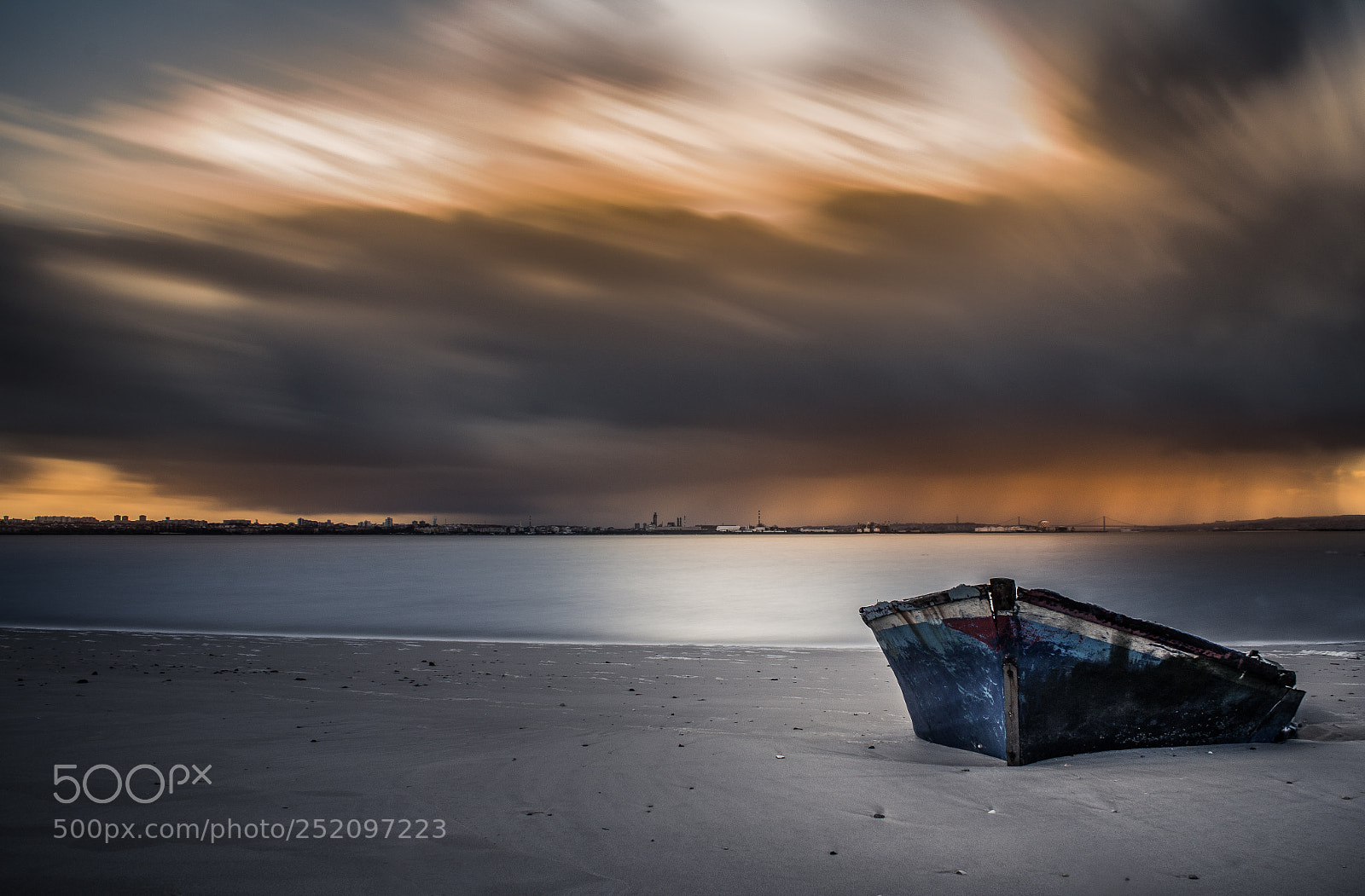 Canon EOS 600D (Rebel EOS T3i / EOS Kiss X5) sample photo. Abandon 2 photography