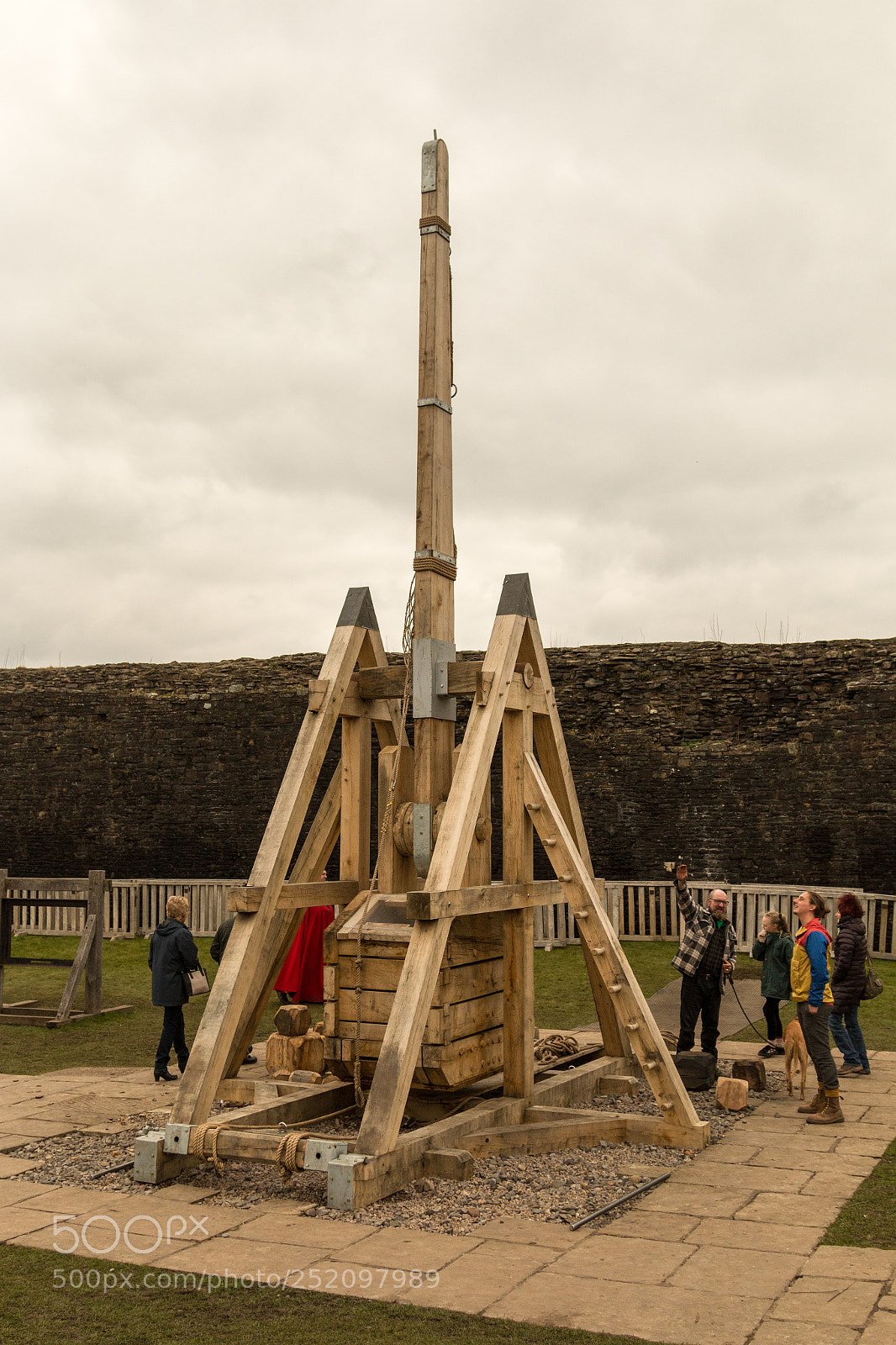 Canon EOS 70D sample photo. A trebuchet photography