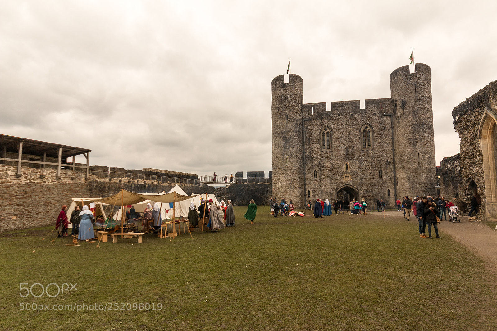 Canon EOS 70D sample photo. Caerphilly castle photography
