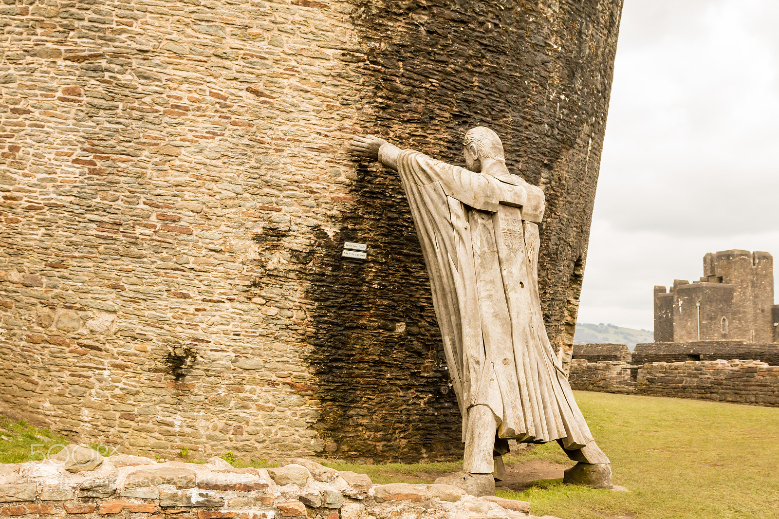 Canon EOS 70D sample photo. Holding up the tower photography