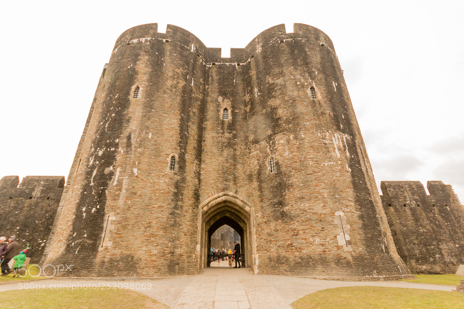 Canon EOS 70D sample photo. Caerphilly castle inner gateway photography
