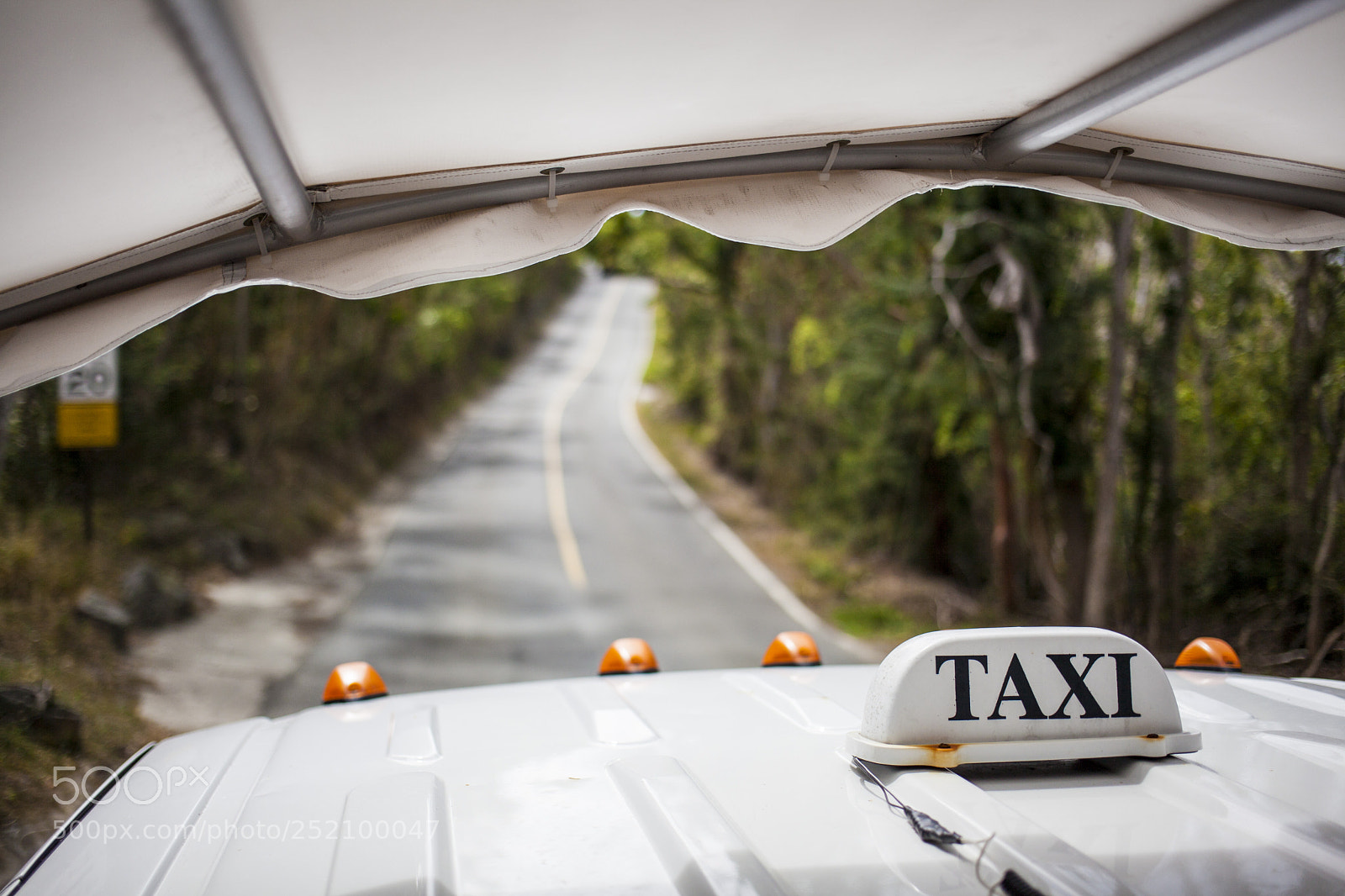 Canon EOS 5D Mark II sample photo. Taxi photography
