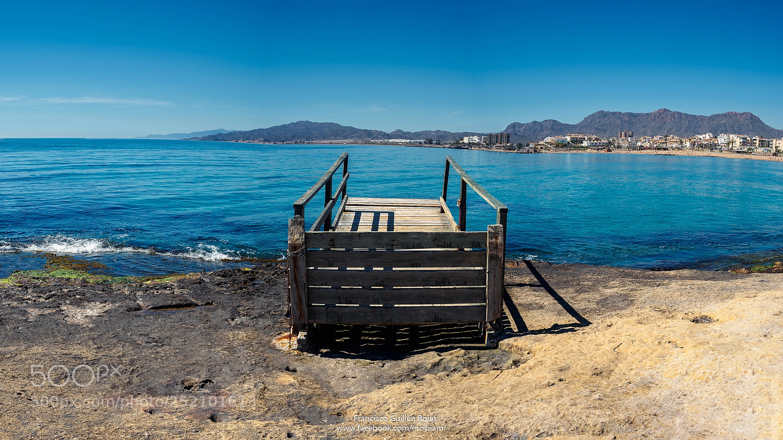 Olympus OM-D E-M5 II sample photo. Dock to mediterranean sea photography