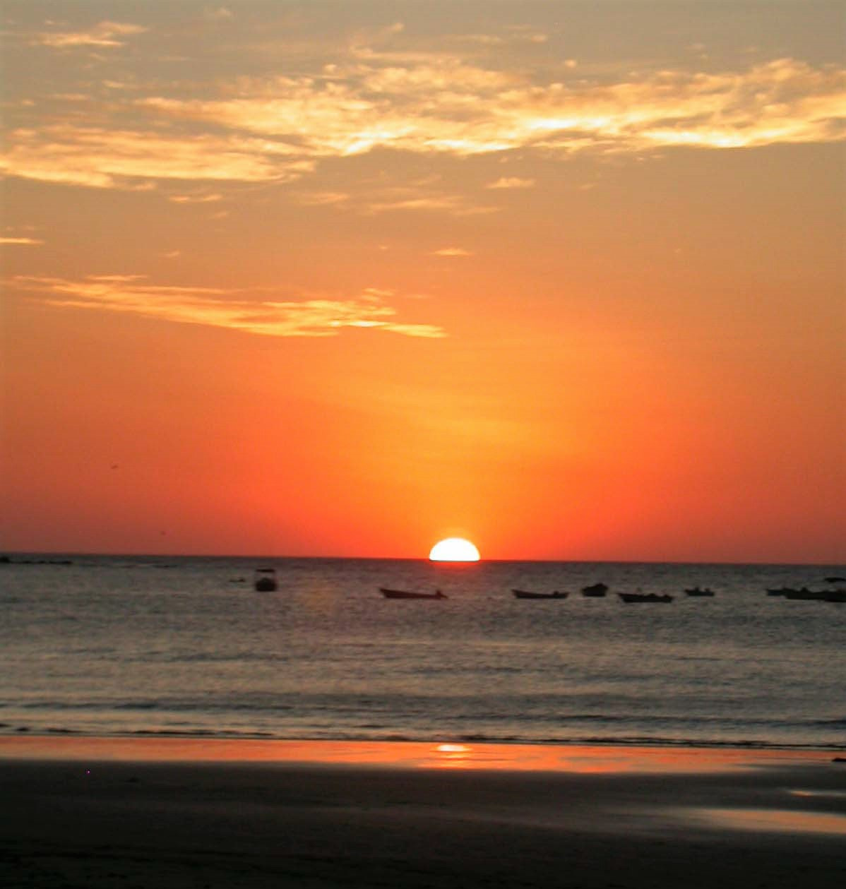 Nikon E4500 sample photo. Sunset -tamarido - costa rica photography