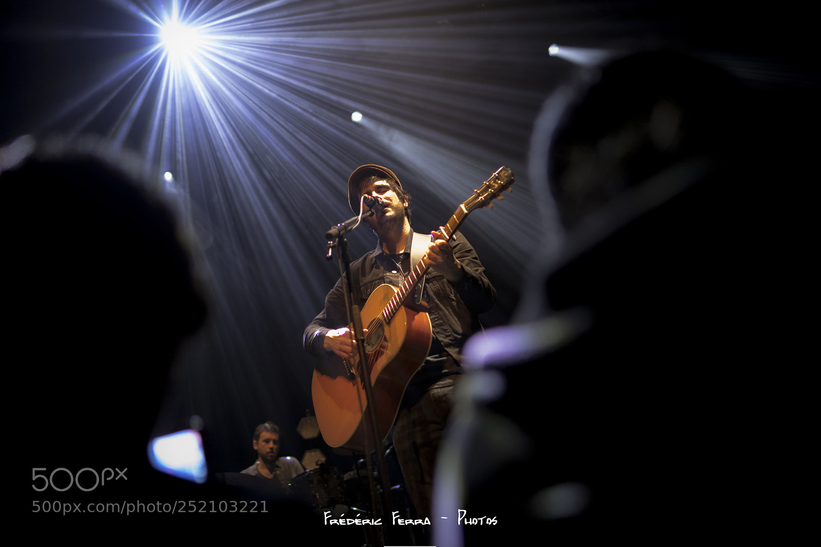 Canon EOS 5D Mark IV sample photo. Concert gauvain sers photography