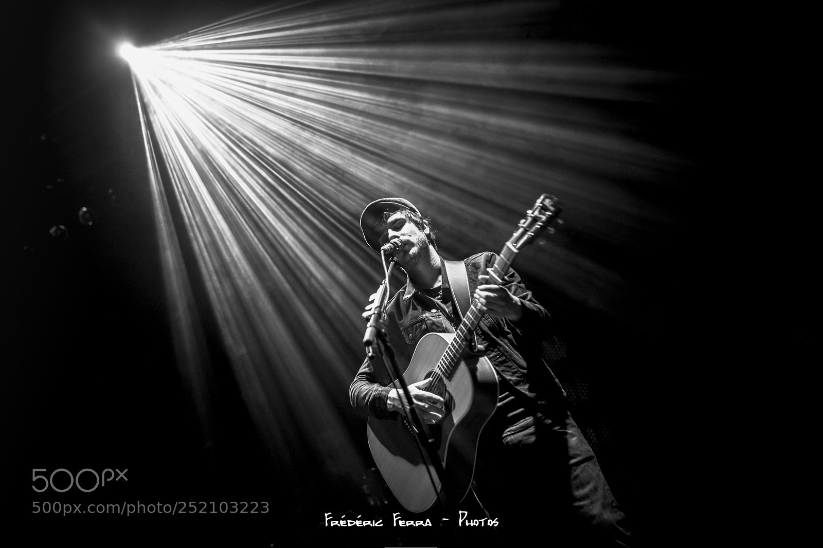 Canon EOS 5D Mark IV sample photo. Concert gauvain sers photography