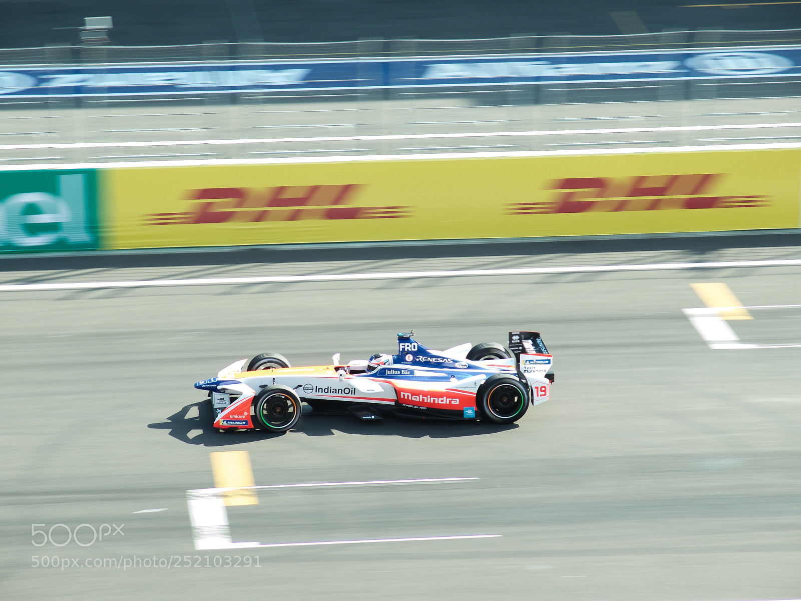 Canon PowerShot G16 sample photo. Speed photography