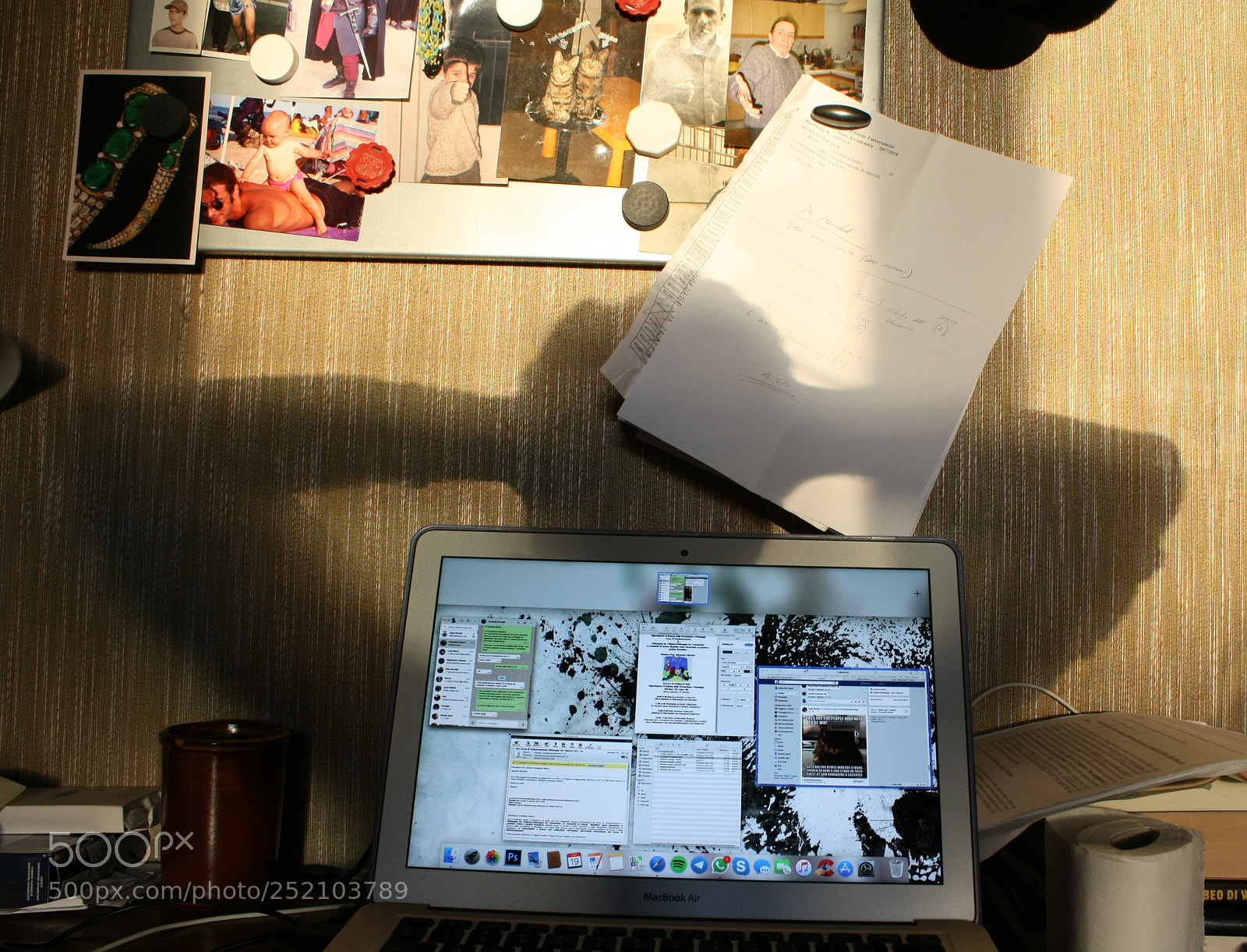 Canon EOS 1000D (EOS Digital Rebel XS / EOS Kiss F) sample photo. Relax at work photography