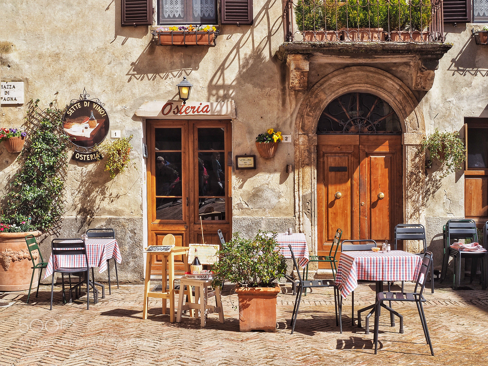 Olympus OM-D E-M10 sample photo. Osteria in pienza photography