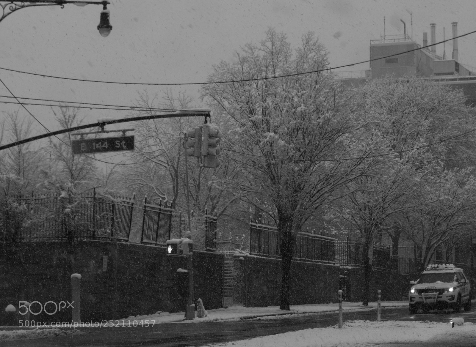 Pentax K-50 sample photo. Nypd and april snow photography