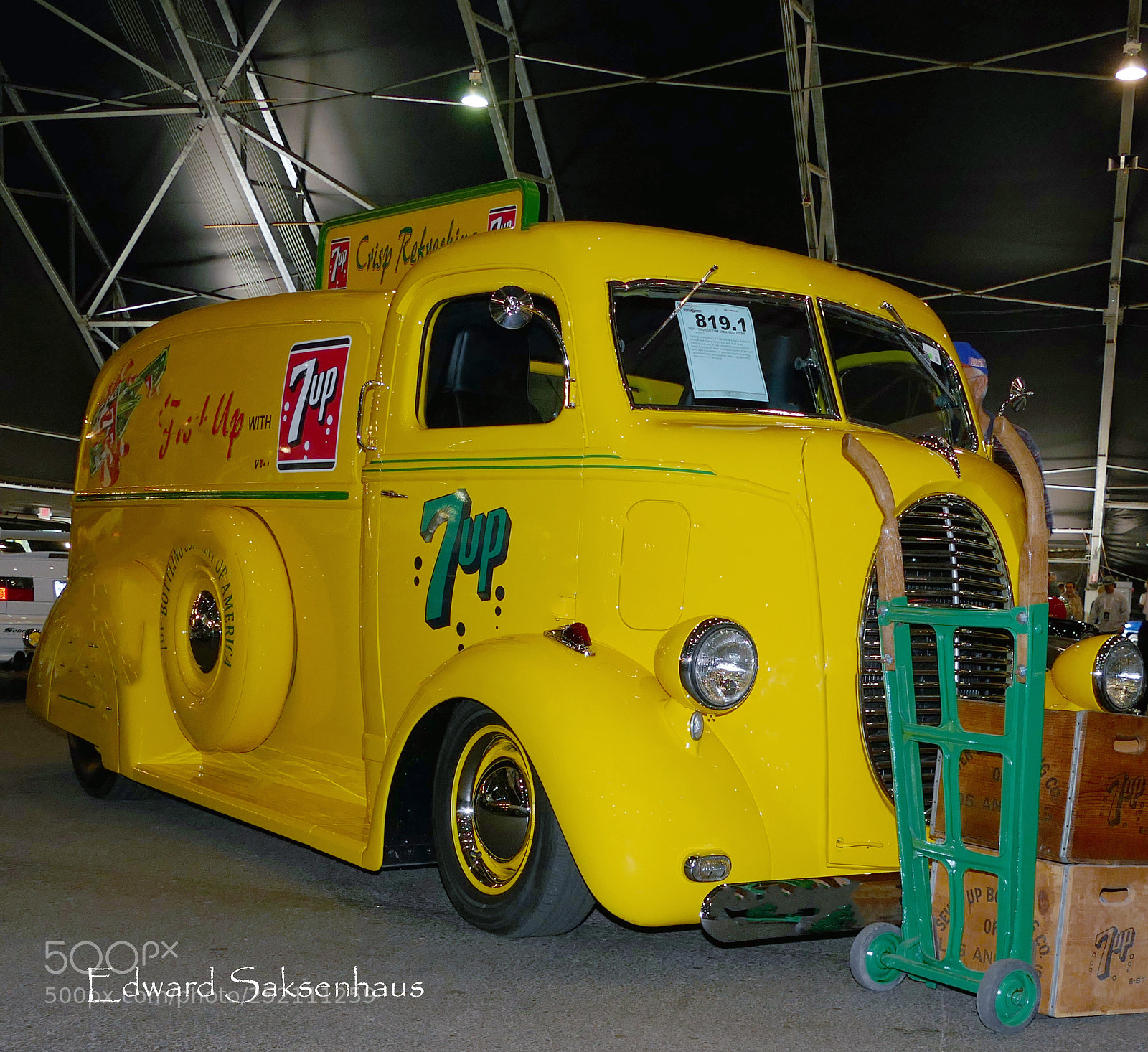Panasonic Lumix DMC-FZ1000 sample photo. 7up delivery truck photography