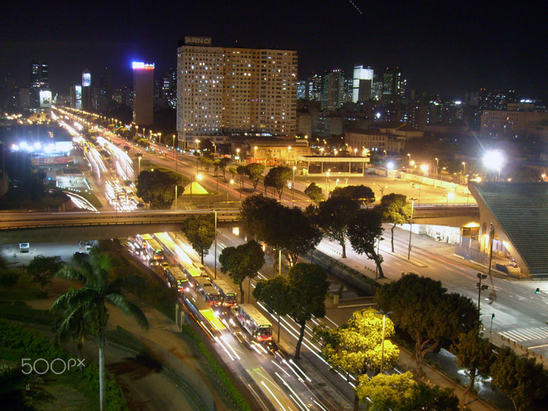 Samsung D70 / D75 / S730 / S750 sample photo. Noite no centro da cidade photography