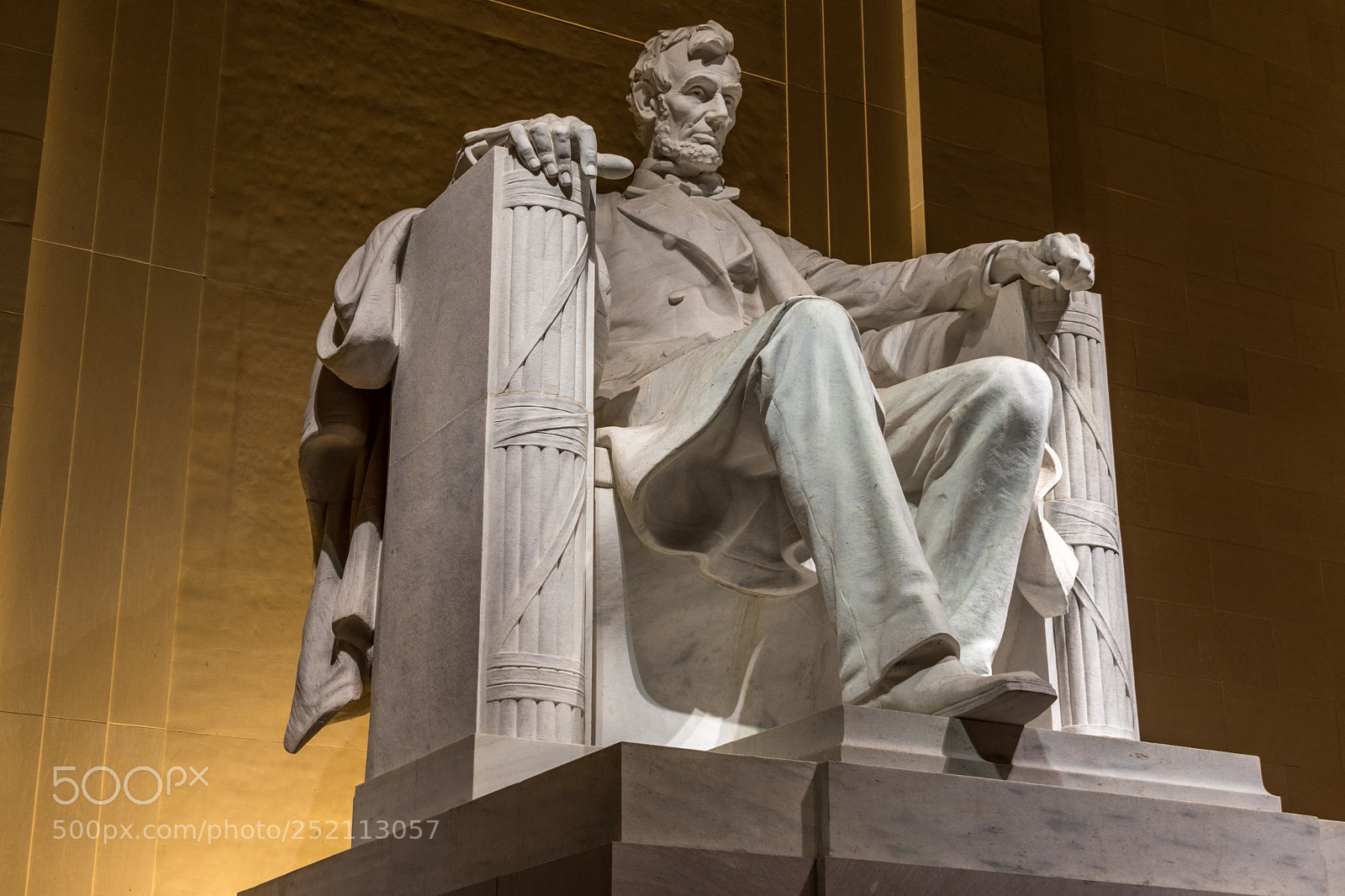 Nikon D5600 sample photo. Lincoln sideview photography