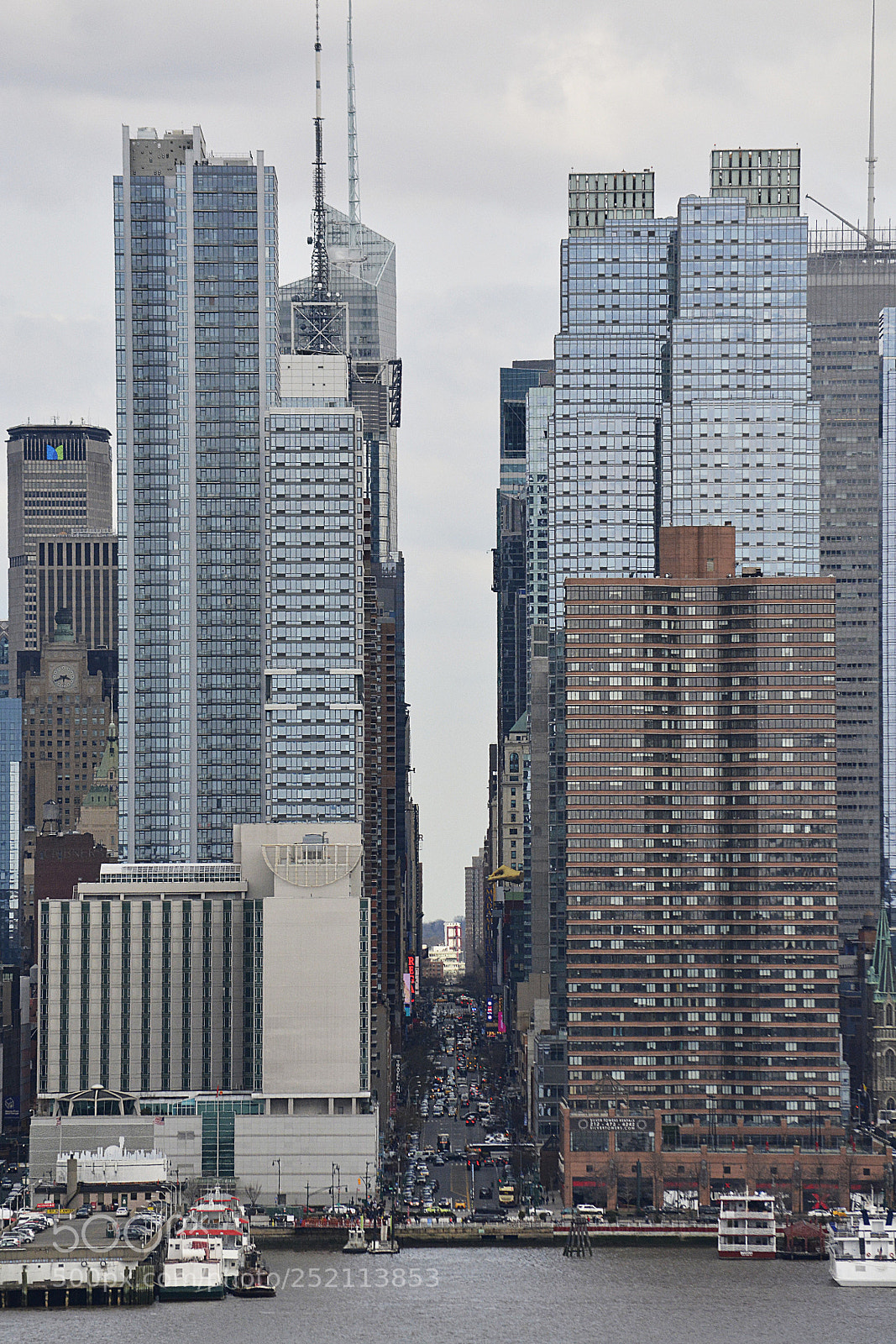 Nikon D5200 sample photo. 42nd street photography