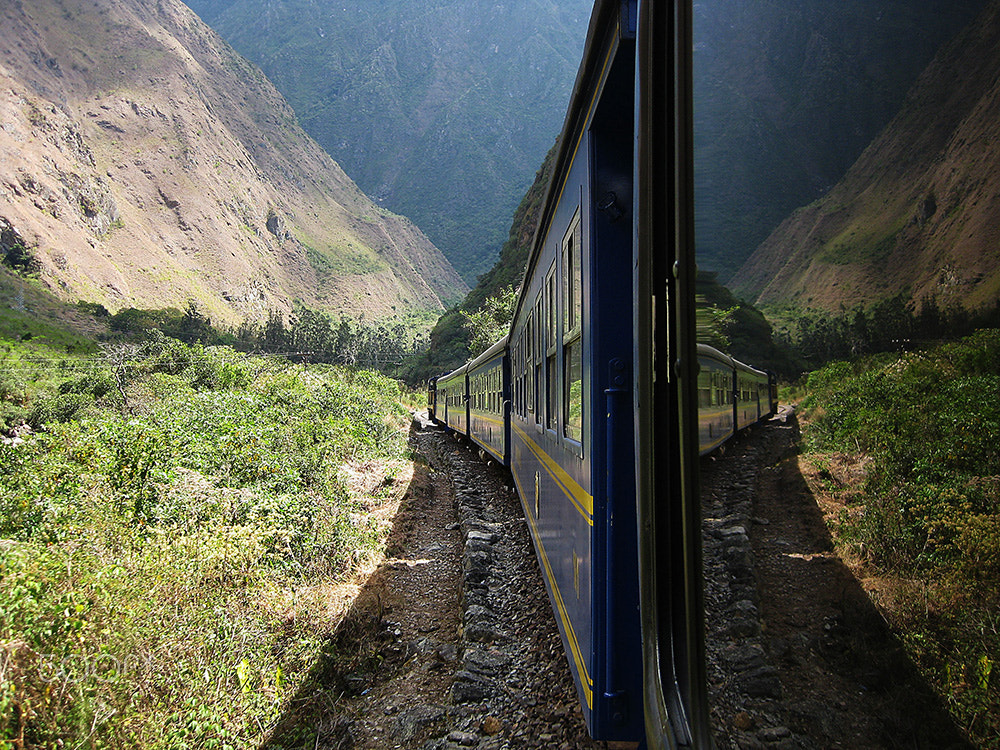 Canon PowerShot SD1100 IS (Digital IXUS 80 IS / IXY Digital 20 IS) sample photo. The train ride photography