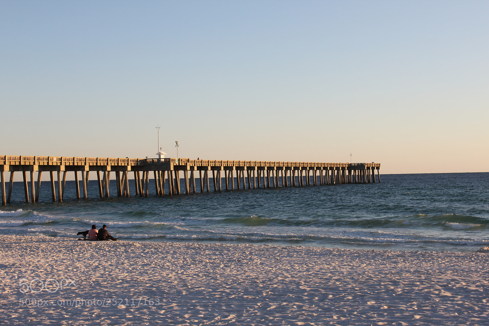 Canon EOS 500D (EOS Rebel T1i / EOS Kiss X3) sample photo. Pier vibes photography