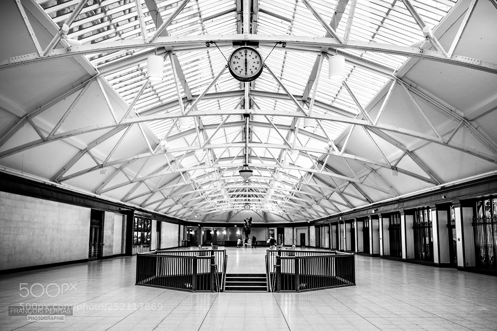 Canon EOS 5D Mark IV sample photo. Gare windsor photography