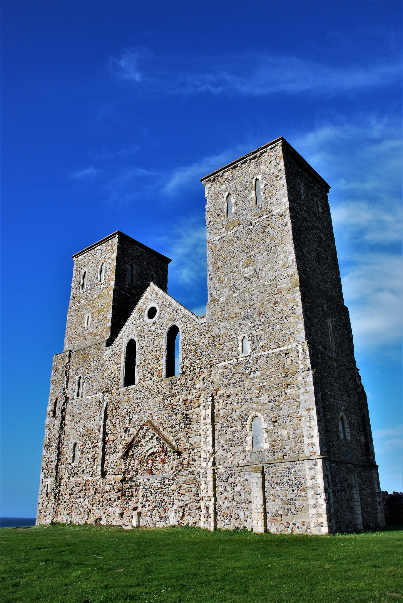Nikon D80 sample photo. Reculver towers and roman fort photography