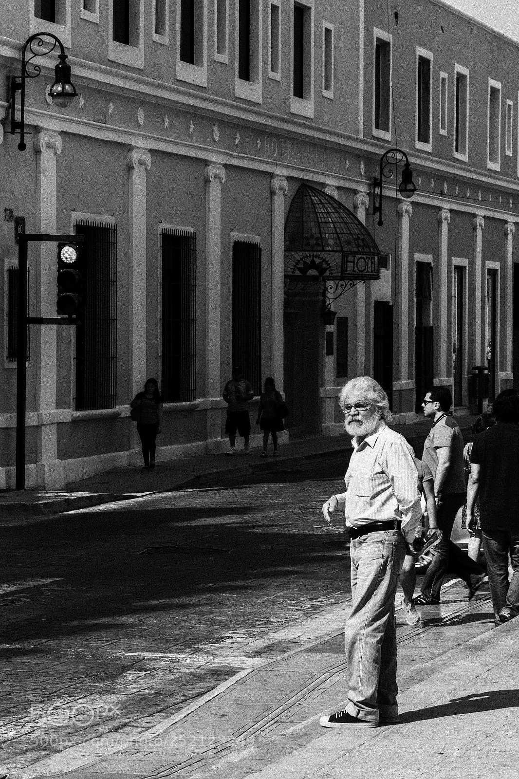 Canon EOS 1200D (EOS Rebel T5 / EOS Kiss X70 / EOS Hi) sample photo. El hombre de barba photography
