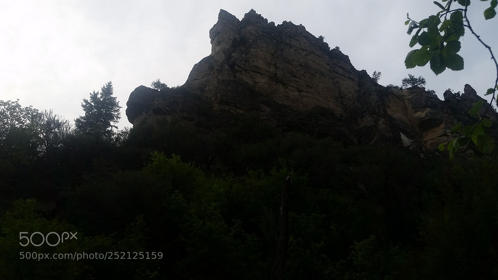 Samsung Galaxy S5 sample photo. Rocky cliff face photography