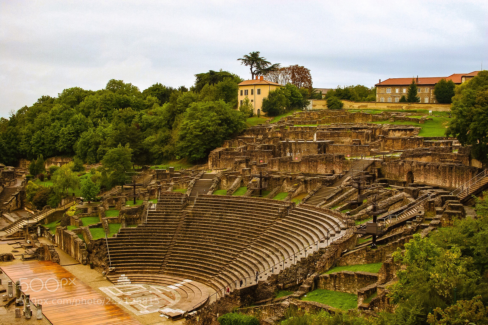 Canon EOS 20D sample photo. Roman amphitheater photography