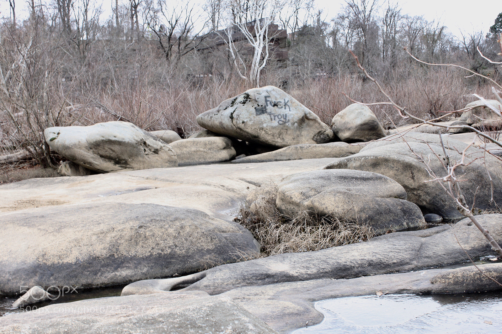 Canon EOS 500D (EOS Rebel T1i / EOS Kiss X3) sample photo. The rocks photography