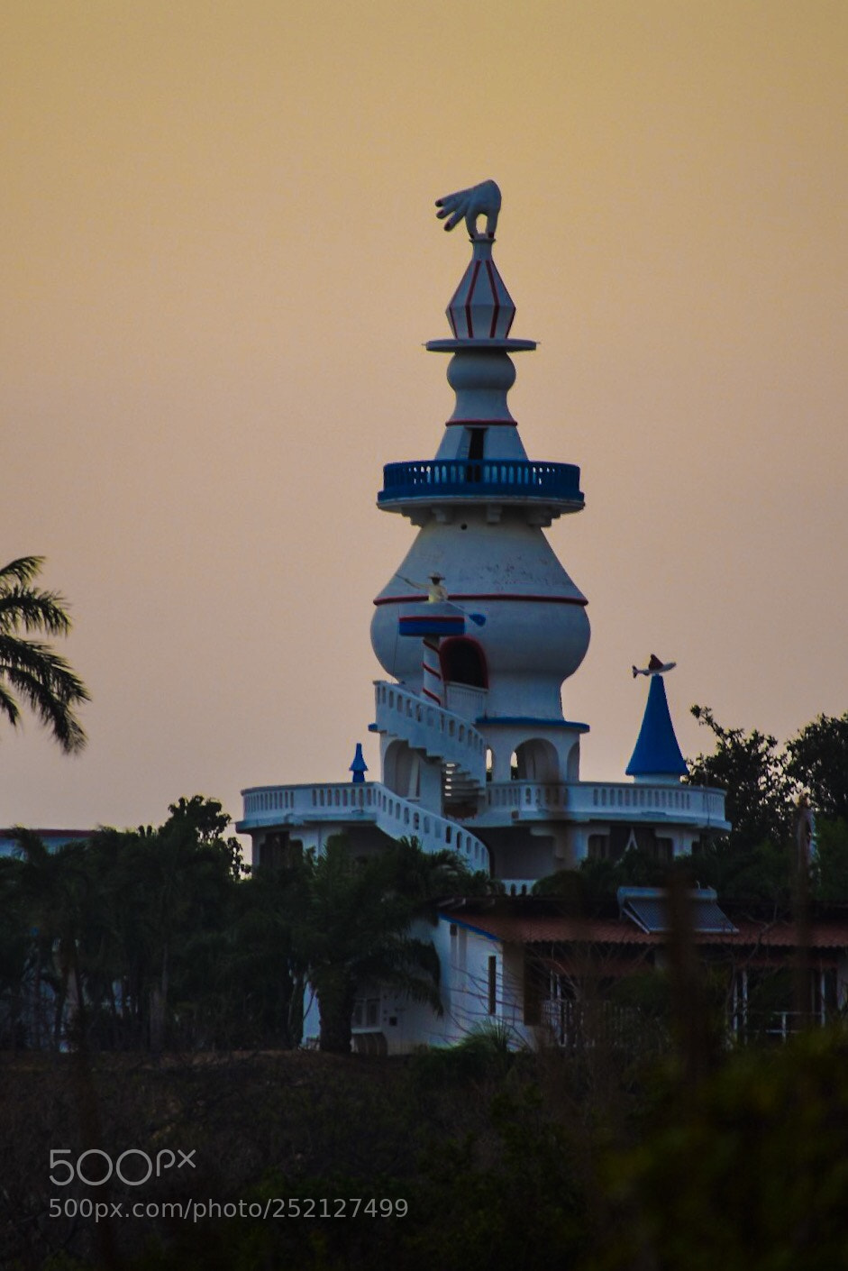 Nikon D7200 sample photo. Hold it like this... photography