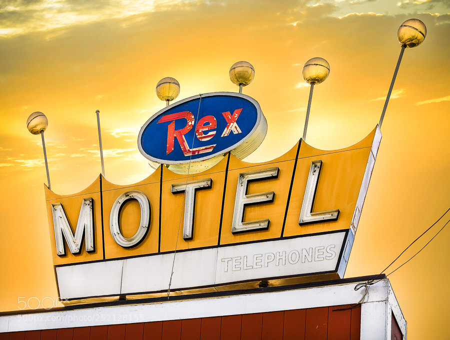 Canon EOS 5D Mark II sample photo. Rex motel photography
