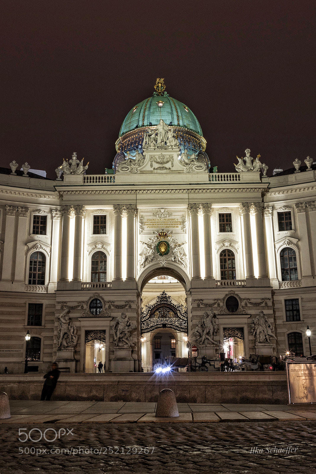 Canon EOS 5D Mark IV sample photo. Nachts an der hofburg photography