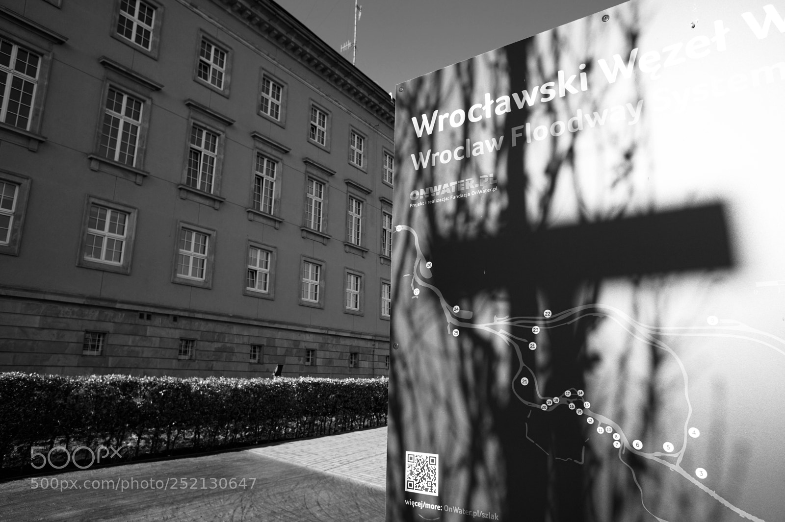 Sony Alpha a5000 (ILCE 5000) sample photo. Lines and shadows photography