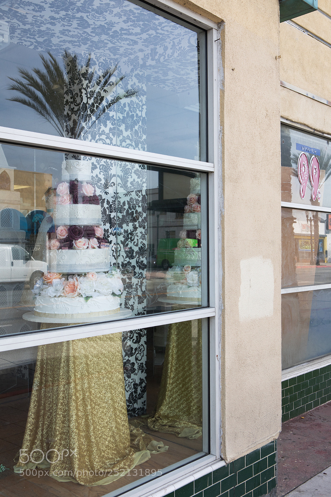 Canon EOS 5D Mark IV sample photo. Cake shop whittier blvd photography