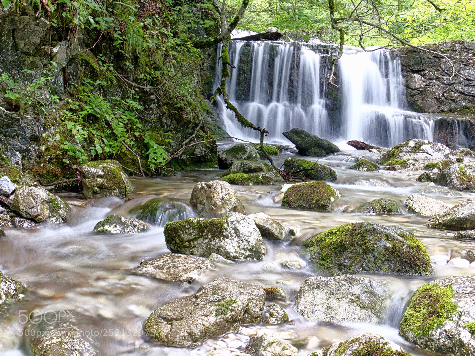 Panasonic Lumix DMC-FZ1000 sample photo. Little waterfall photography