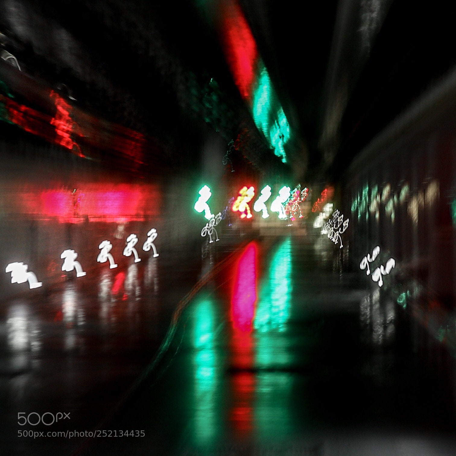 Canon EOS M6 sample photo. Light figures conveyor belt photography